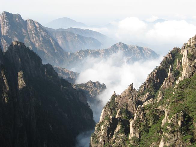 clouds on huangshan